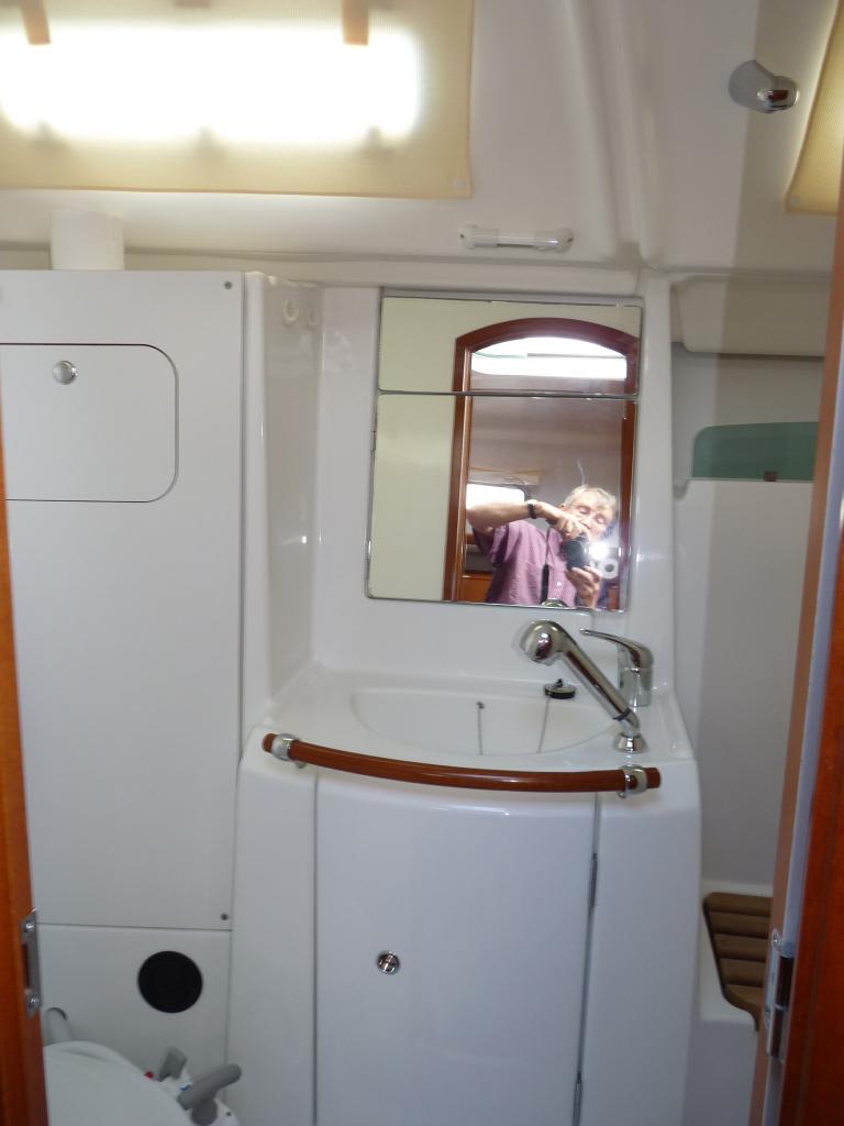 Salle d'eau coté lavabo